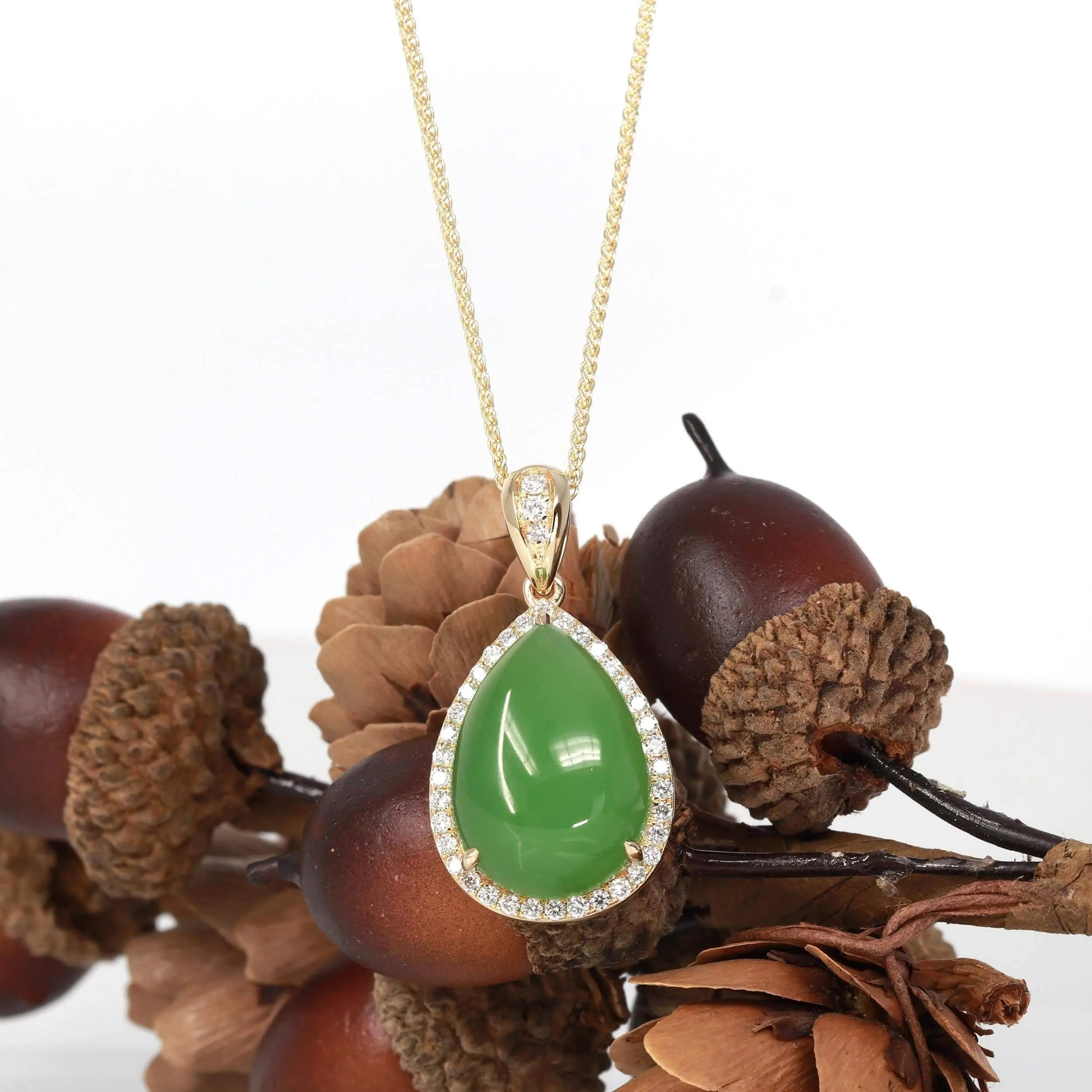 14K Gold Genuine Green Apple Green Jade Tear Drop Pendant Necklace With VS1 Diamond