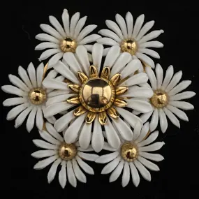 1960s White Daisy Flower Brooch