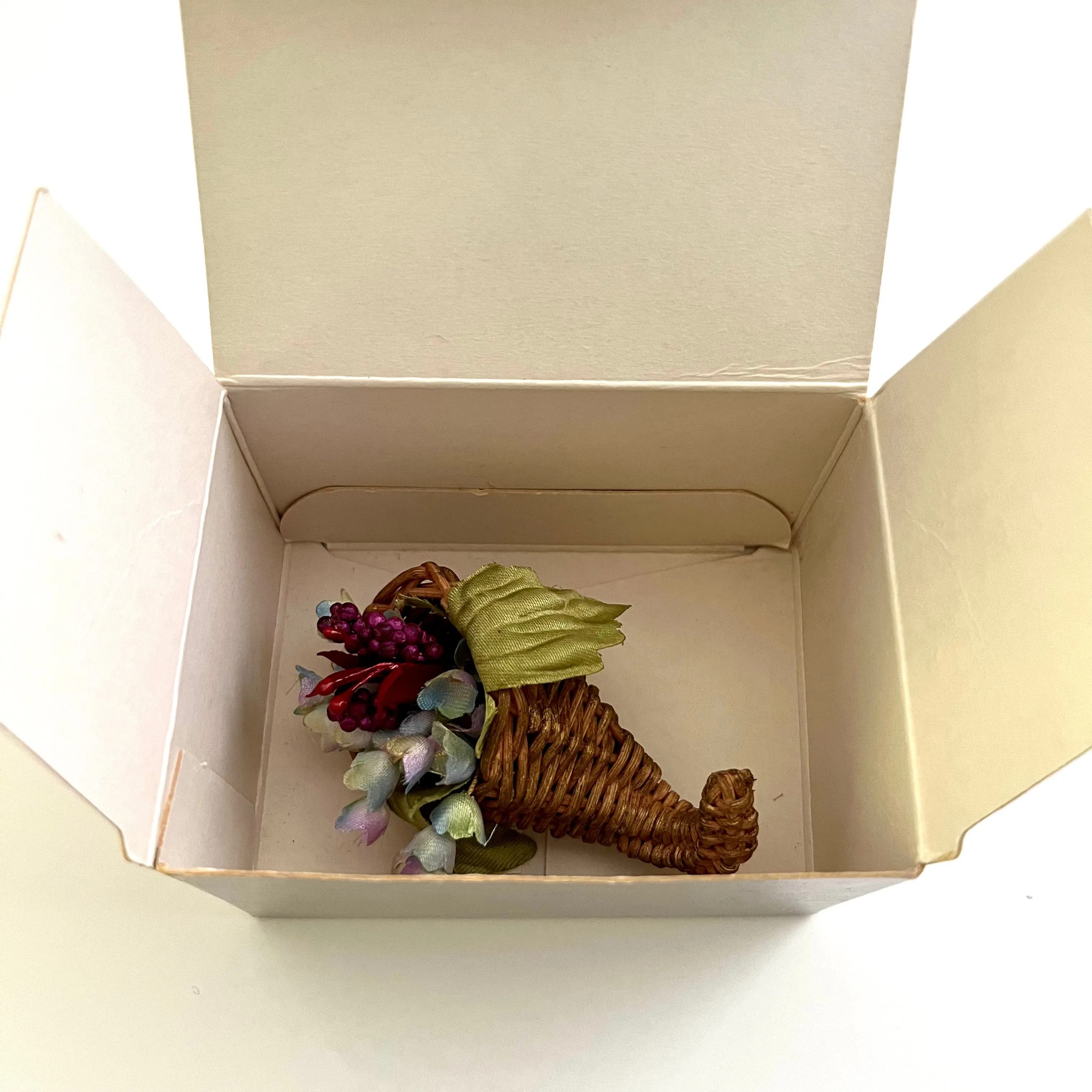 1992 Avon Fall Cornucopia Brooch