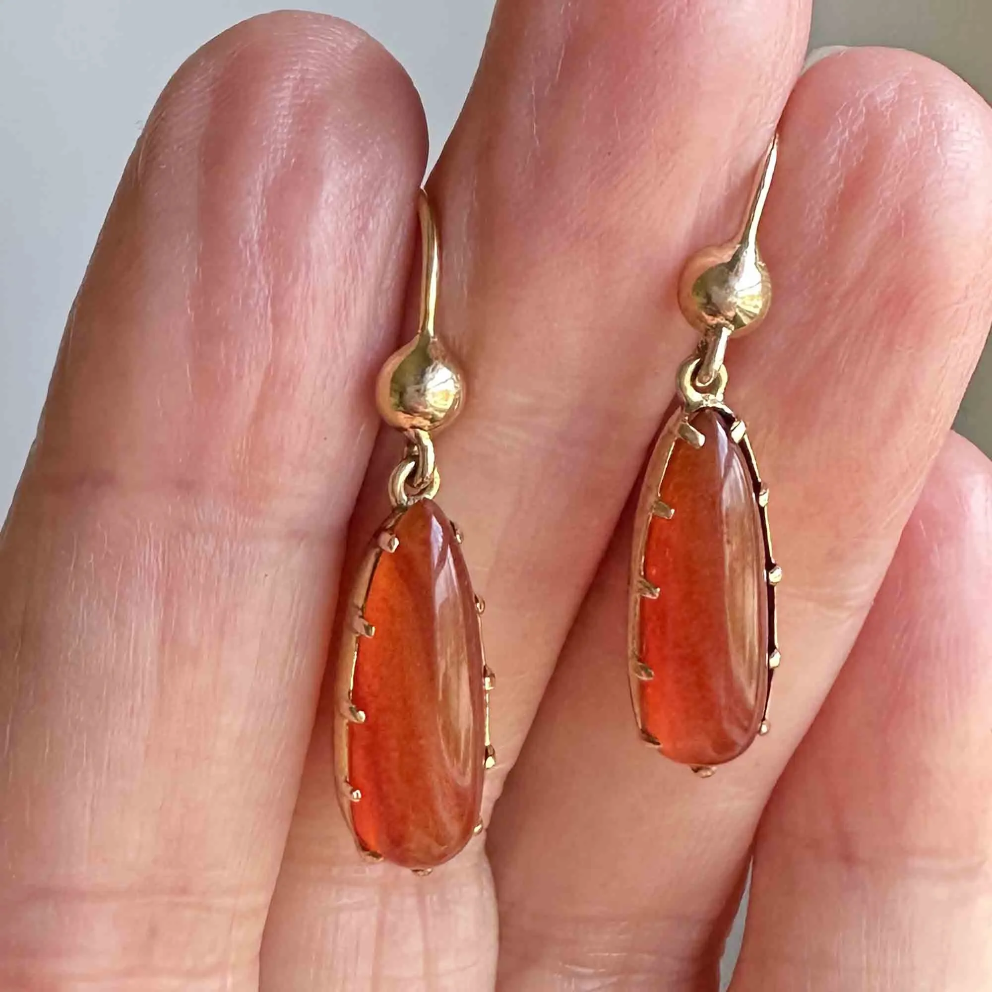 Antique Victorian 10K Gold Cabochon Carnelian Earrings