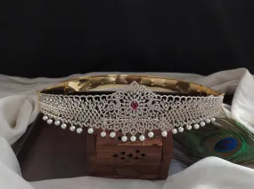 Attractive Zircon Hip Belt Having White Pearls