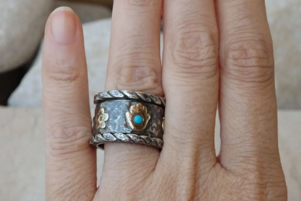 Charm Spinner Band Ring