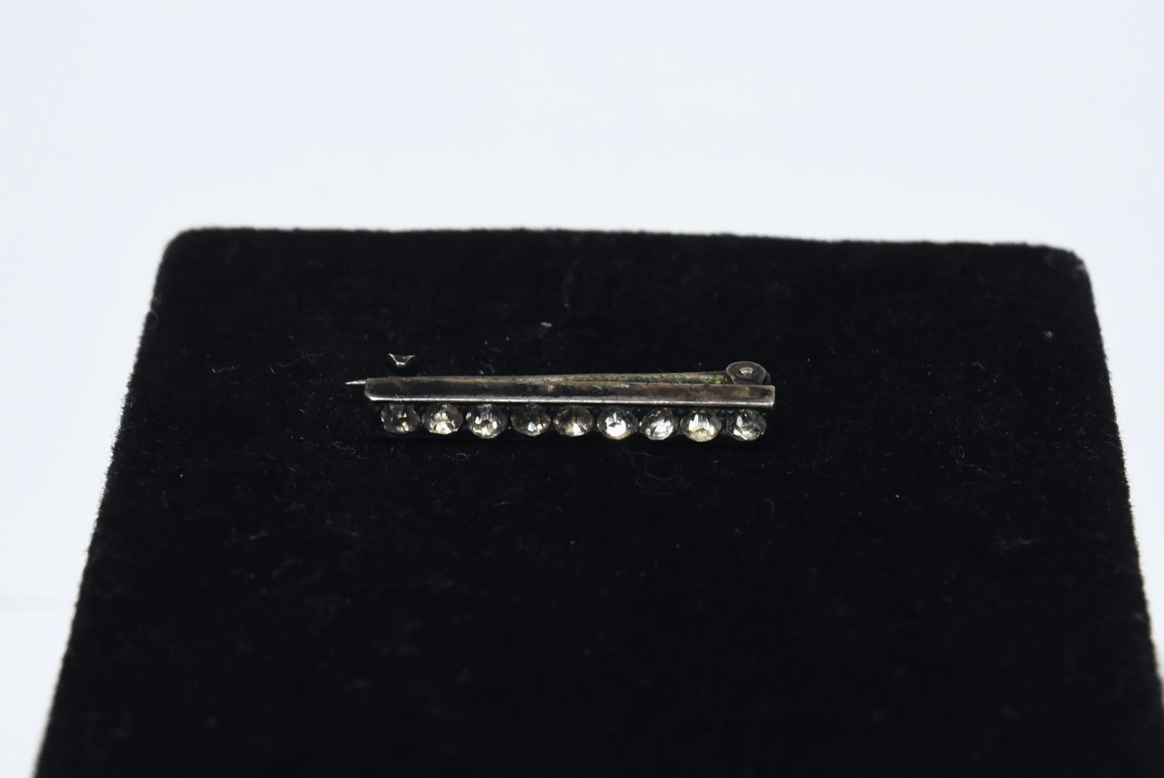 Fishel, Nessler & Co. - Vintage Sterling Silver Rhinestone Bar Brooch