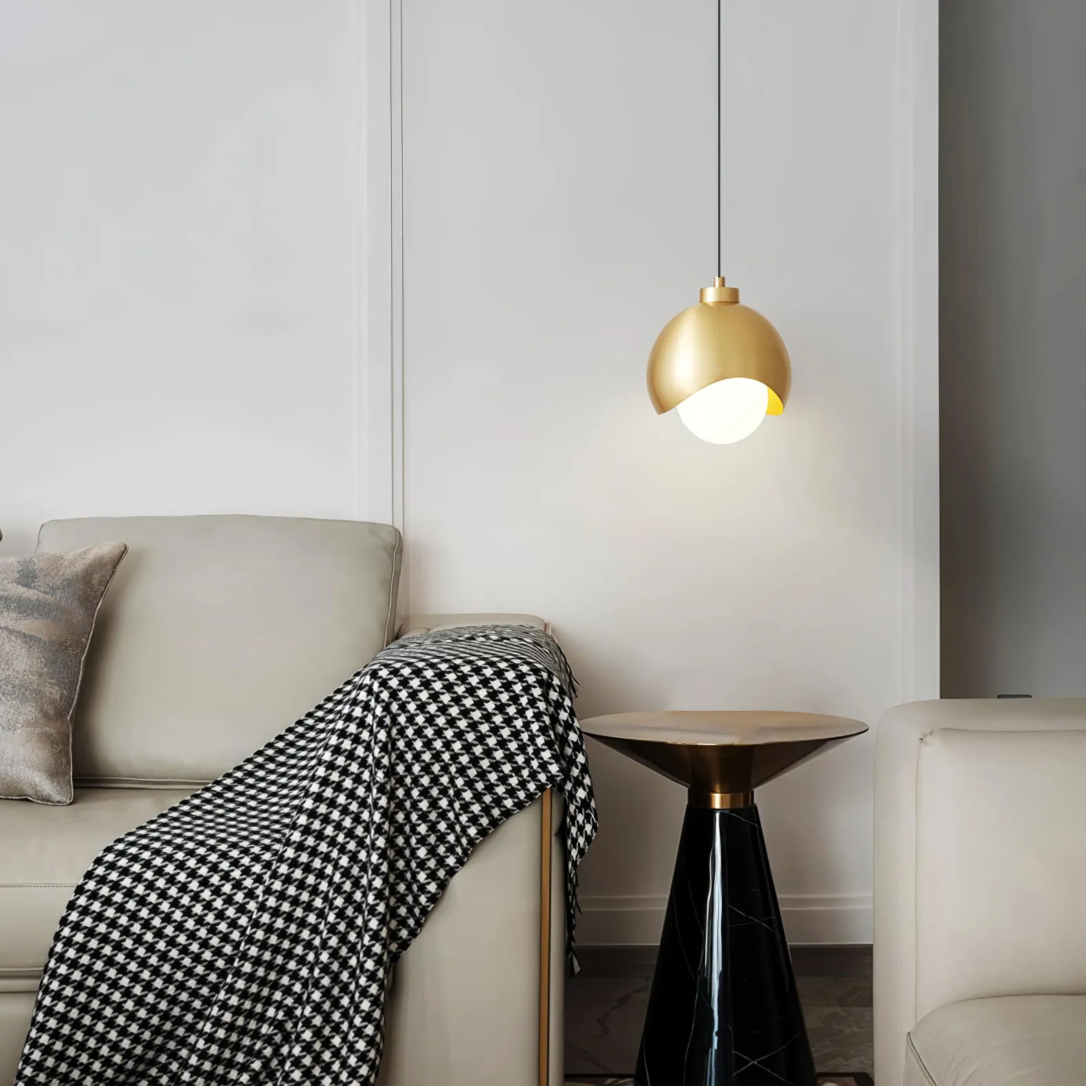 Helmet Pendant Lamp