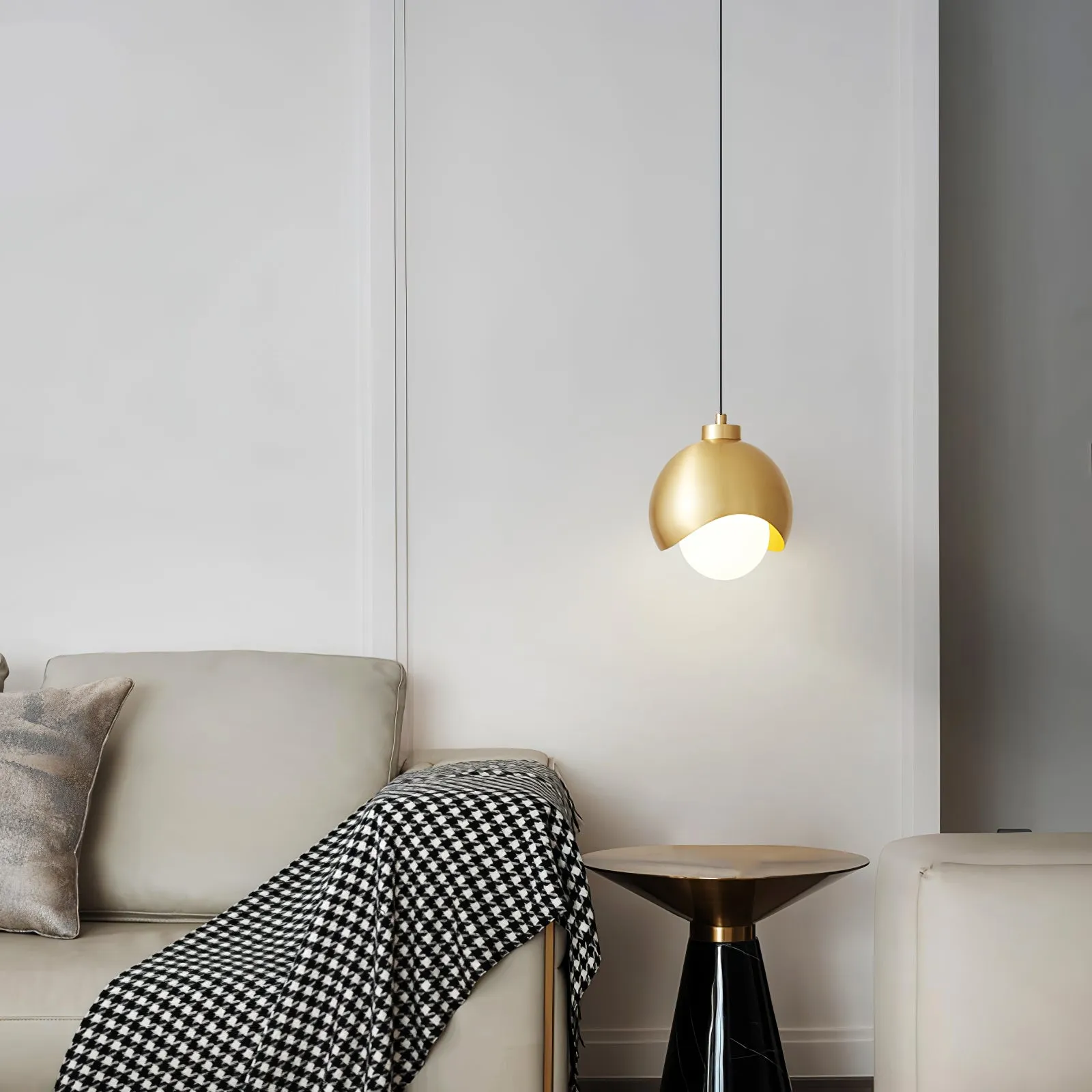 Helmet Pendant Lamp