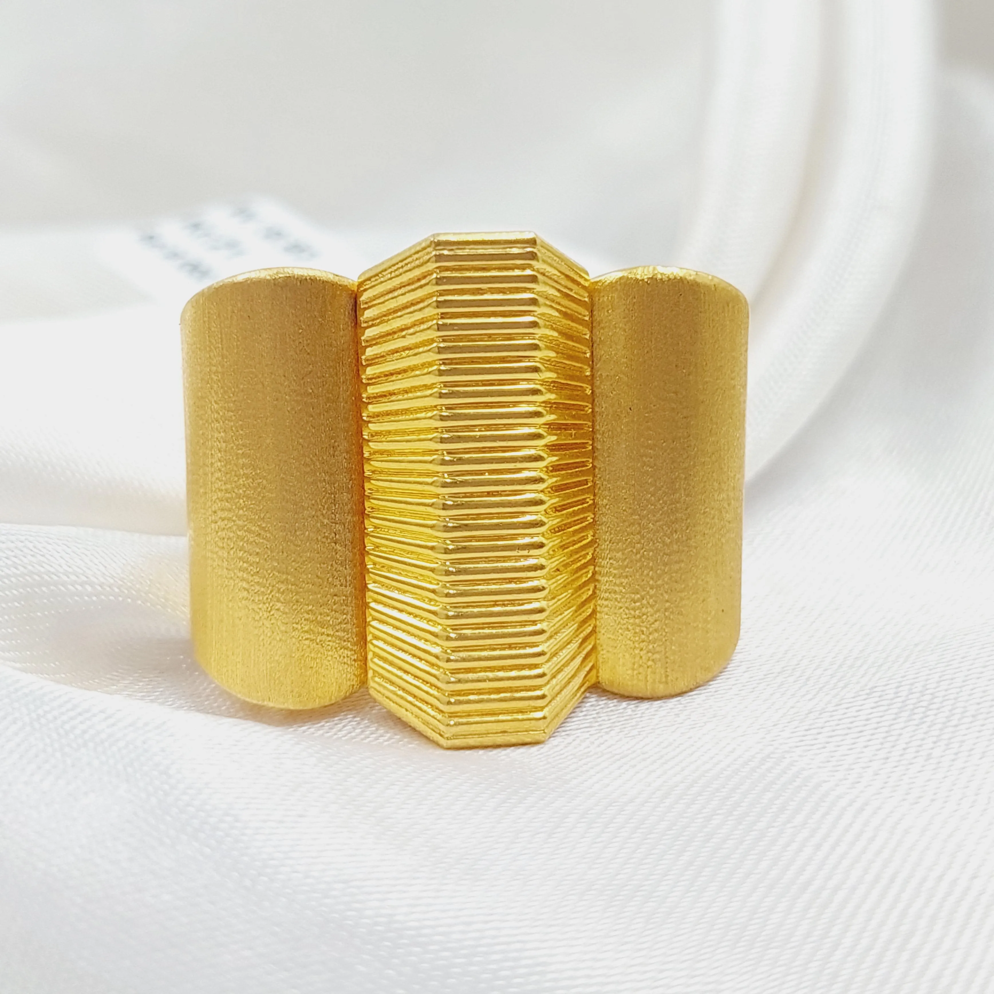 Luxury Pyramid Ring