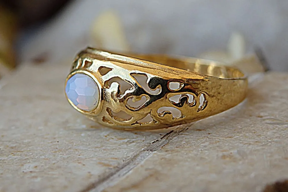 Moon stone Ring
