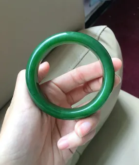 Natural Jade Bangle Nephrite Bangle Internal Diameter 58.4mm NBE031