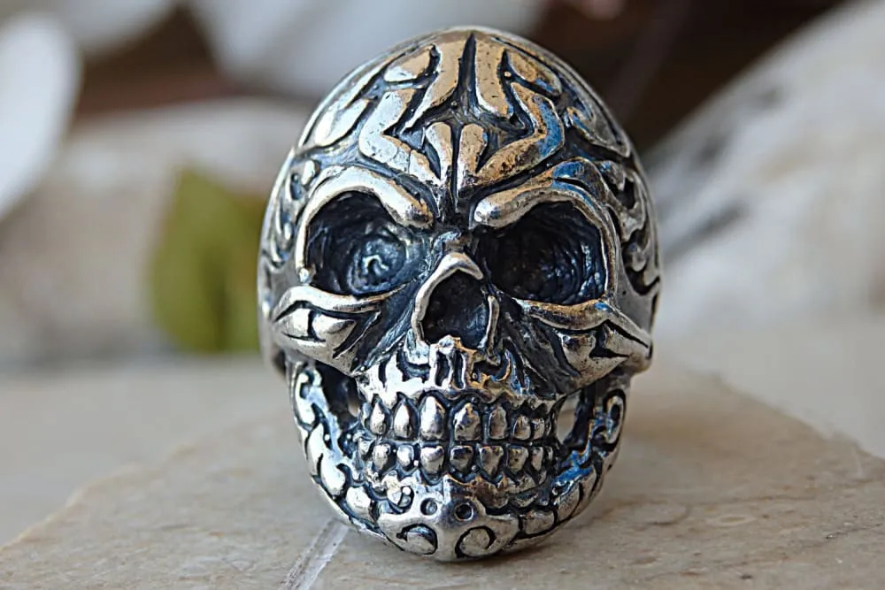 Skull ring