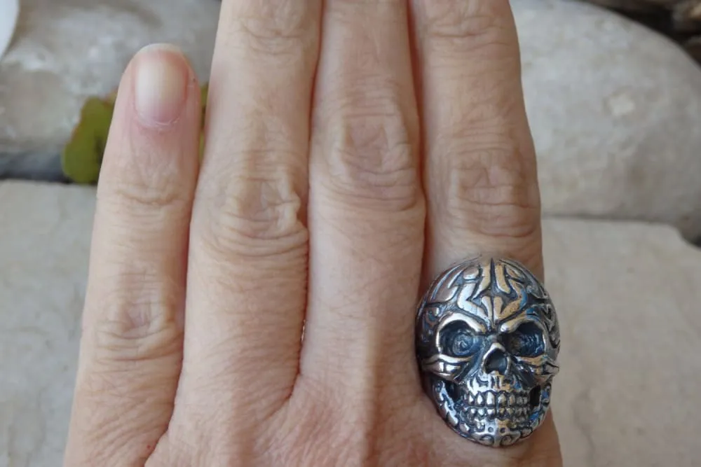 Skull ring