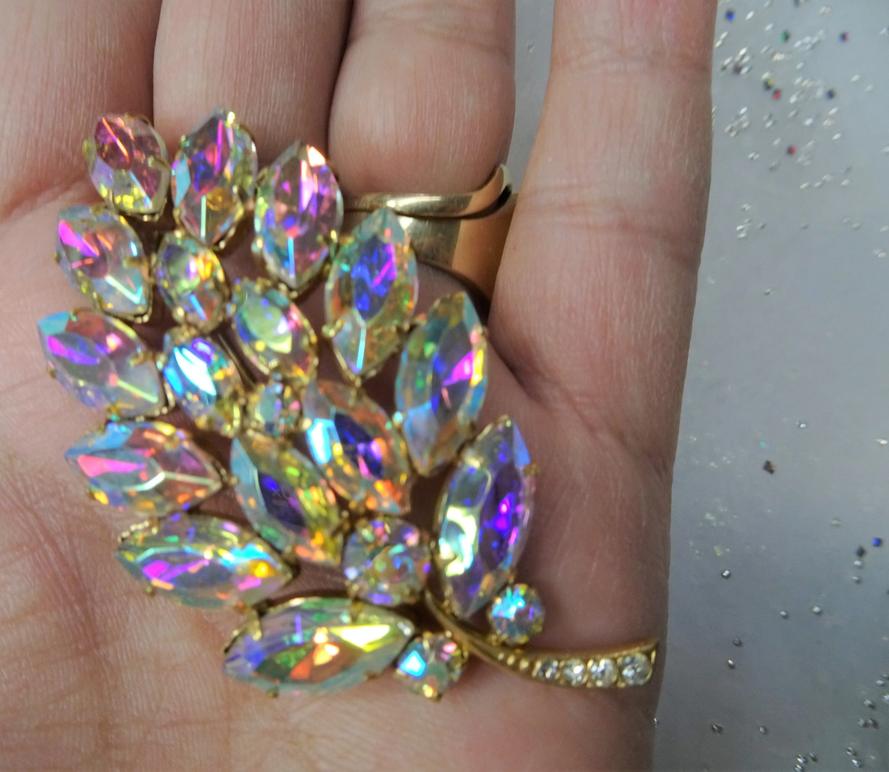 SPECTACULAR Large Art Glass Vintage Brooch, AB Crystal Rhinestones Pin,Sparkling Cut Stones,Vintage Statement Brooch,MCM,Collectible Jewelry