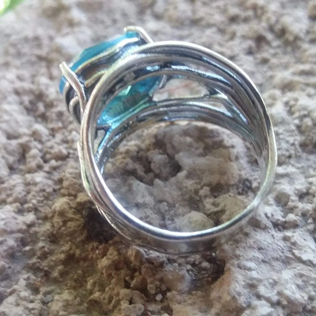 Sterling silver Israel ring for woman with a beautiful cz zircon,