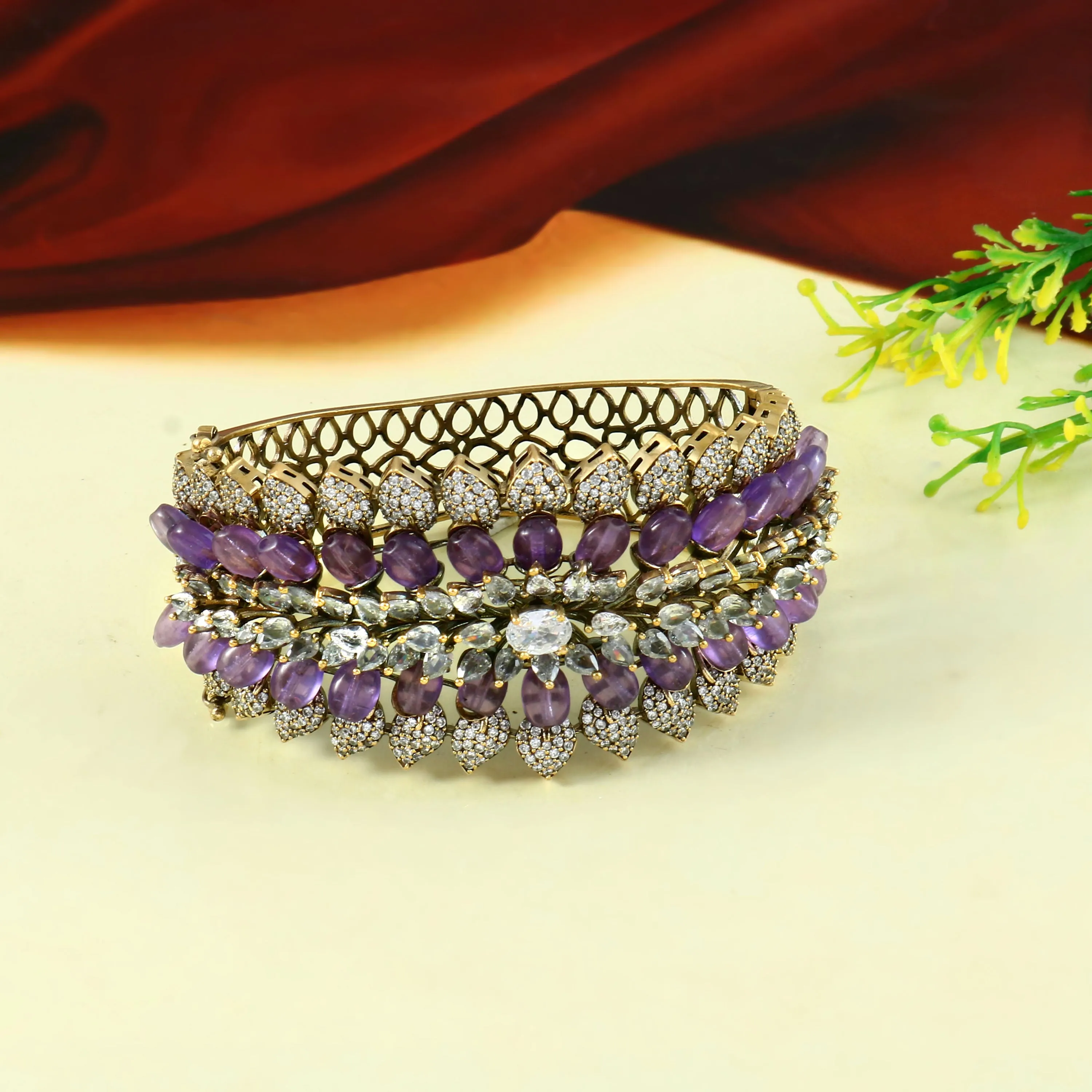 Victorian Finish Openable Bracelet for Women
