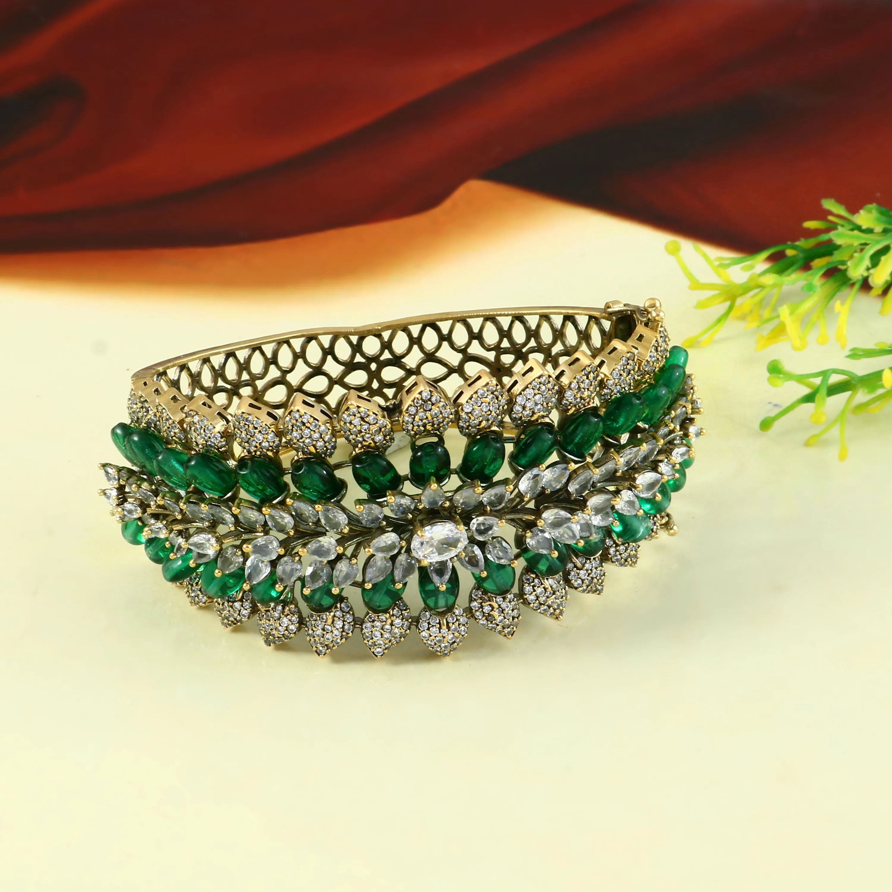 Victorian Finish Openable Bracelet for Women