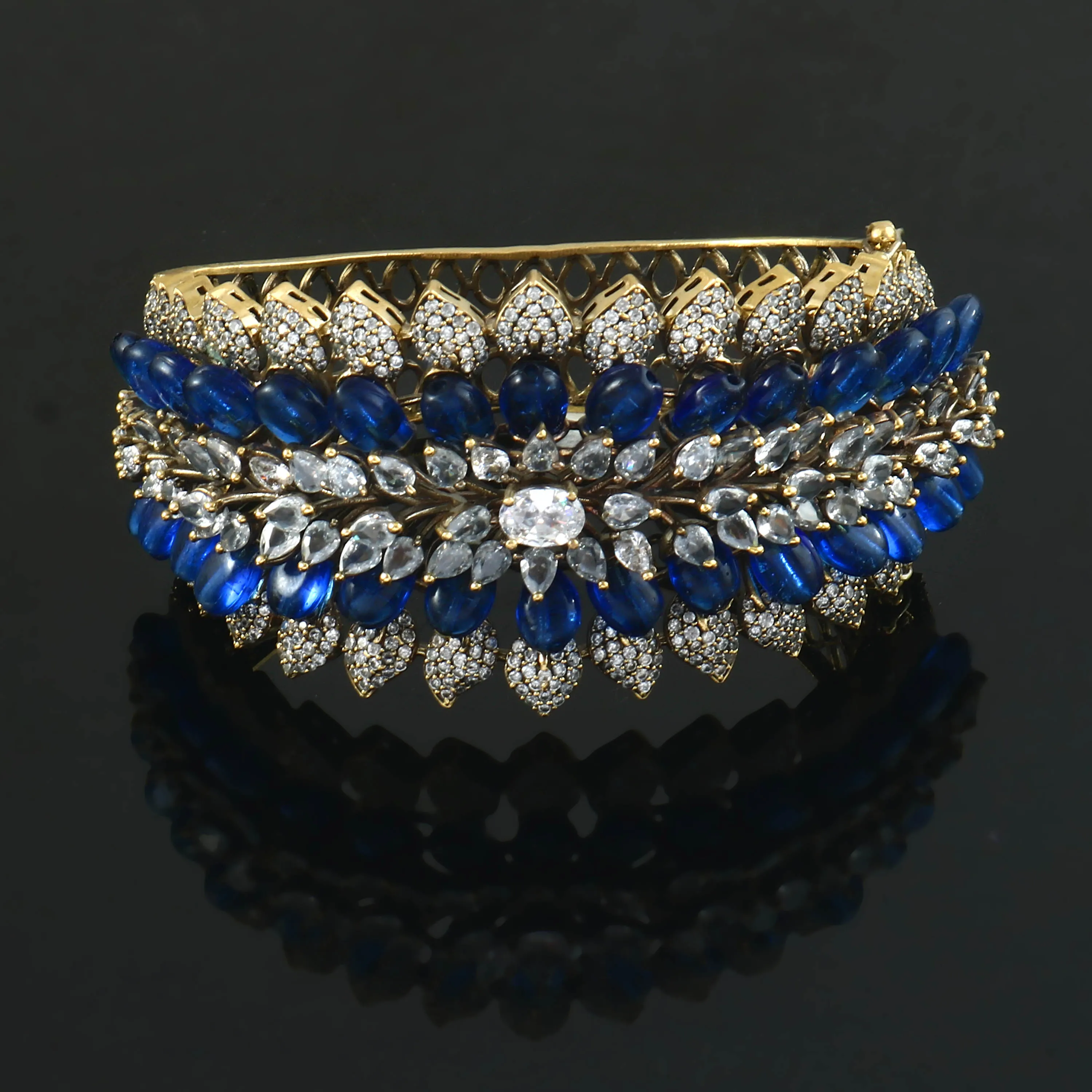 Victorian Finish Openable Bracelet for Women