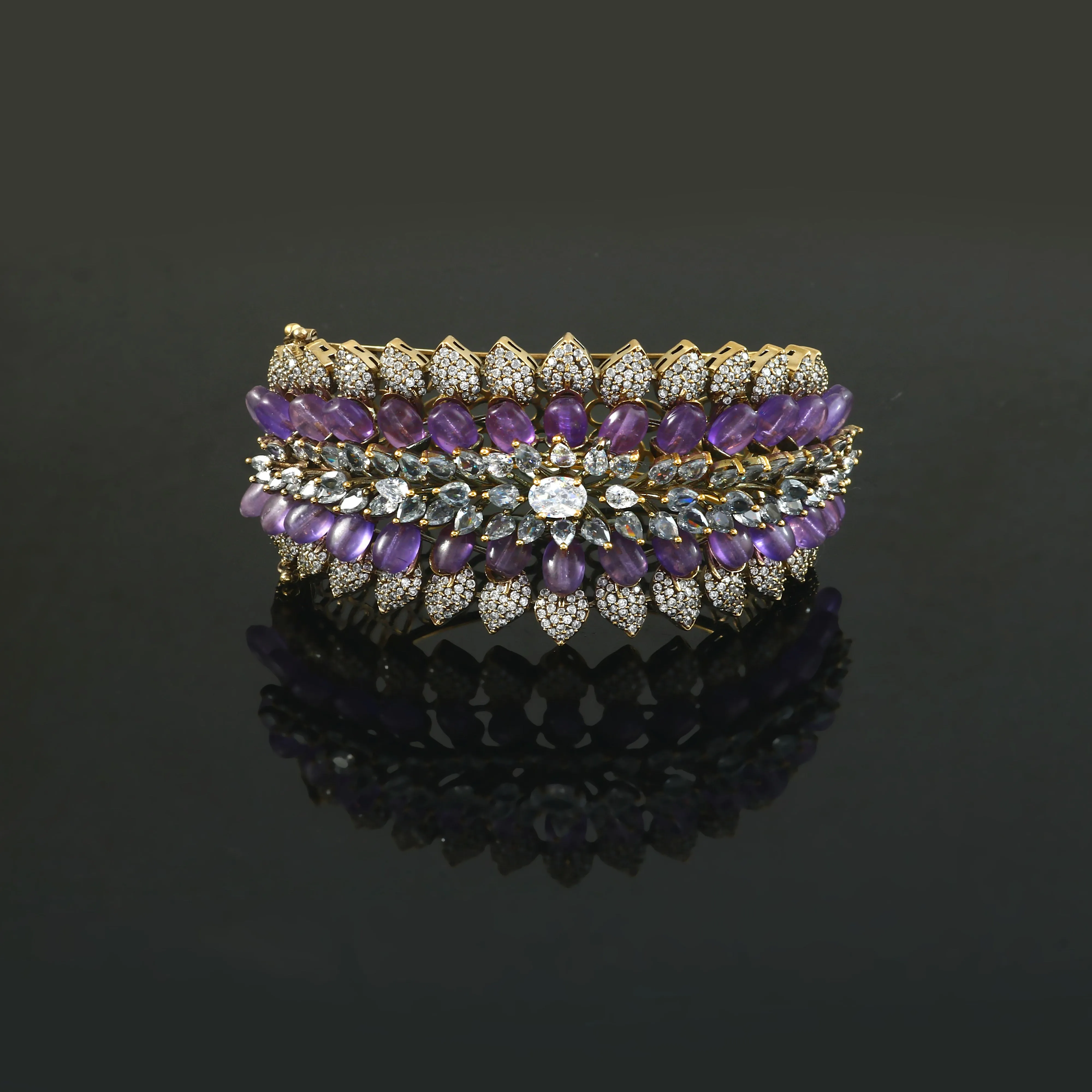 Victorian Finish Openable Bracelet for Women