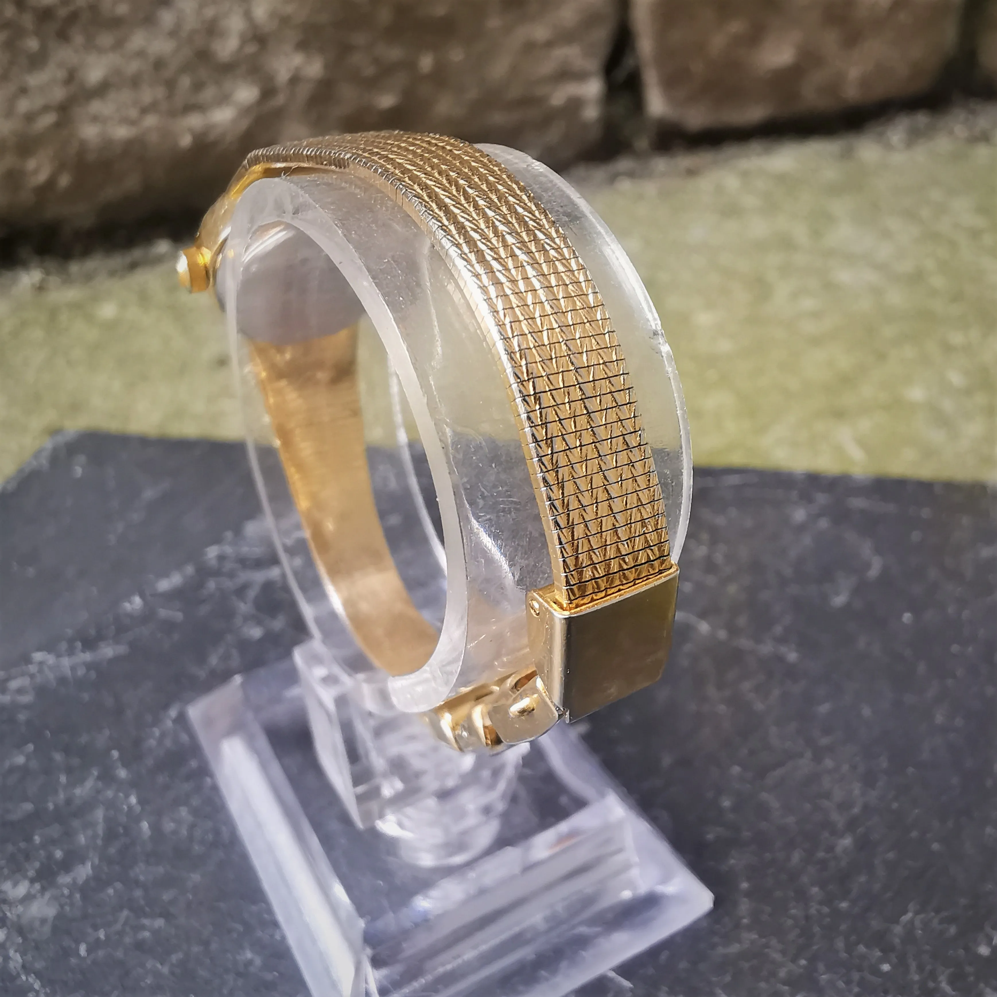 Vintage Women's Citizen Gold Plated Watch With Textured Bracelet And Bezel