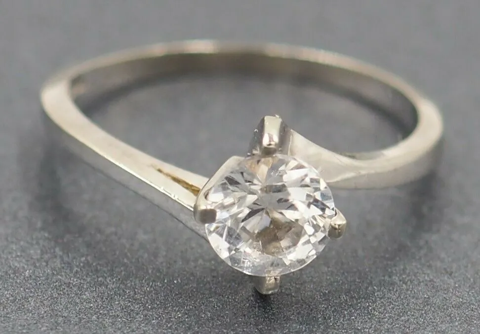 Zircon 10ct White Gold Ring