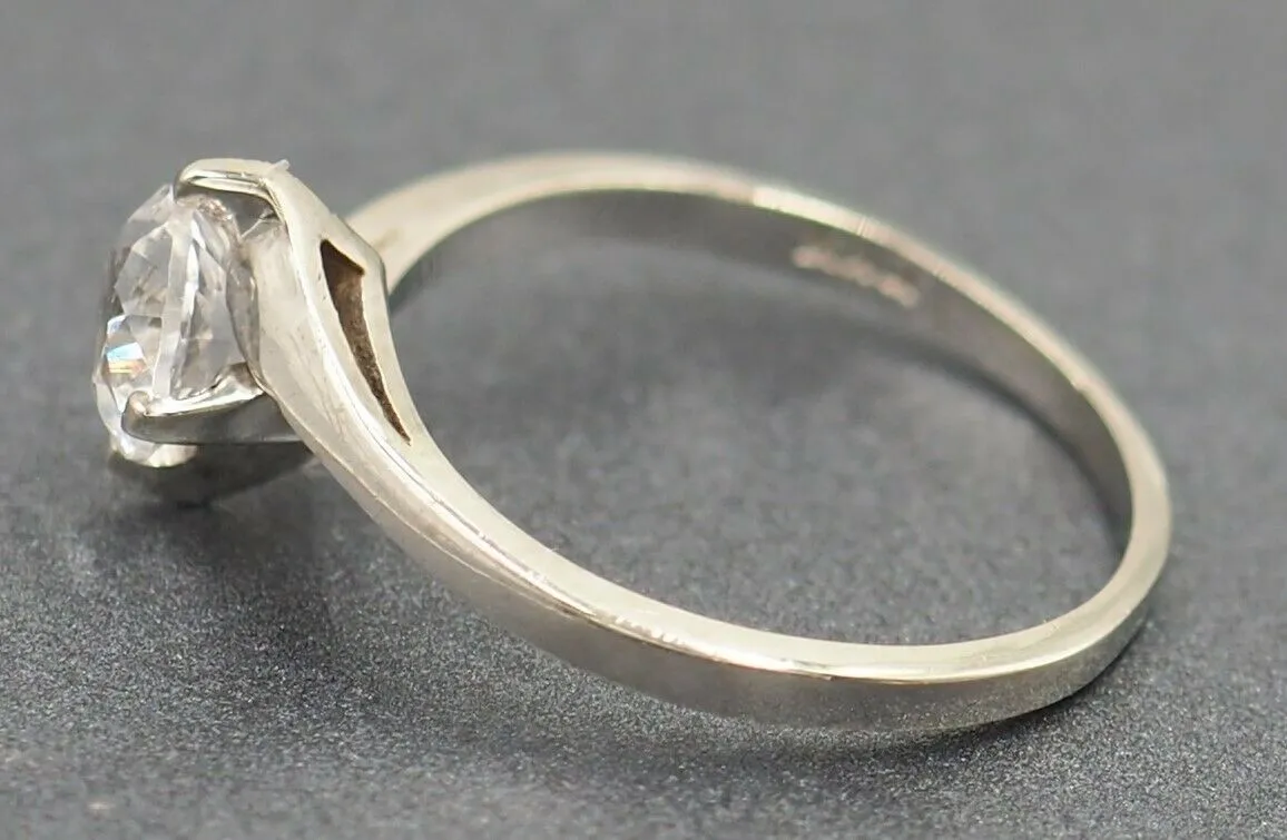 Zircon 10ct White Gold Ring