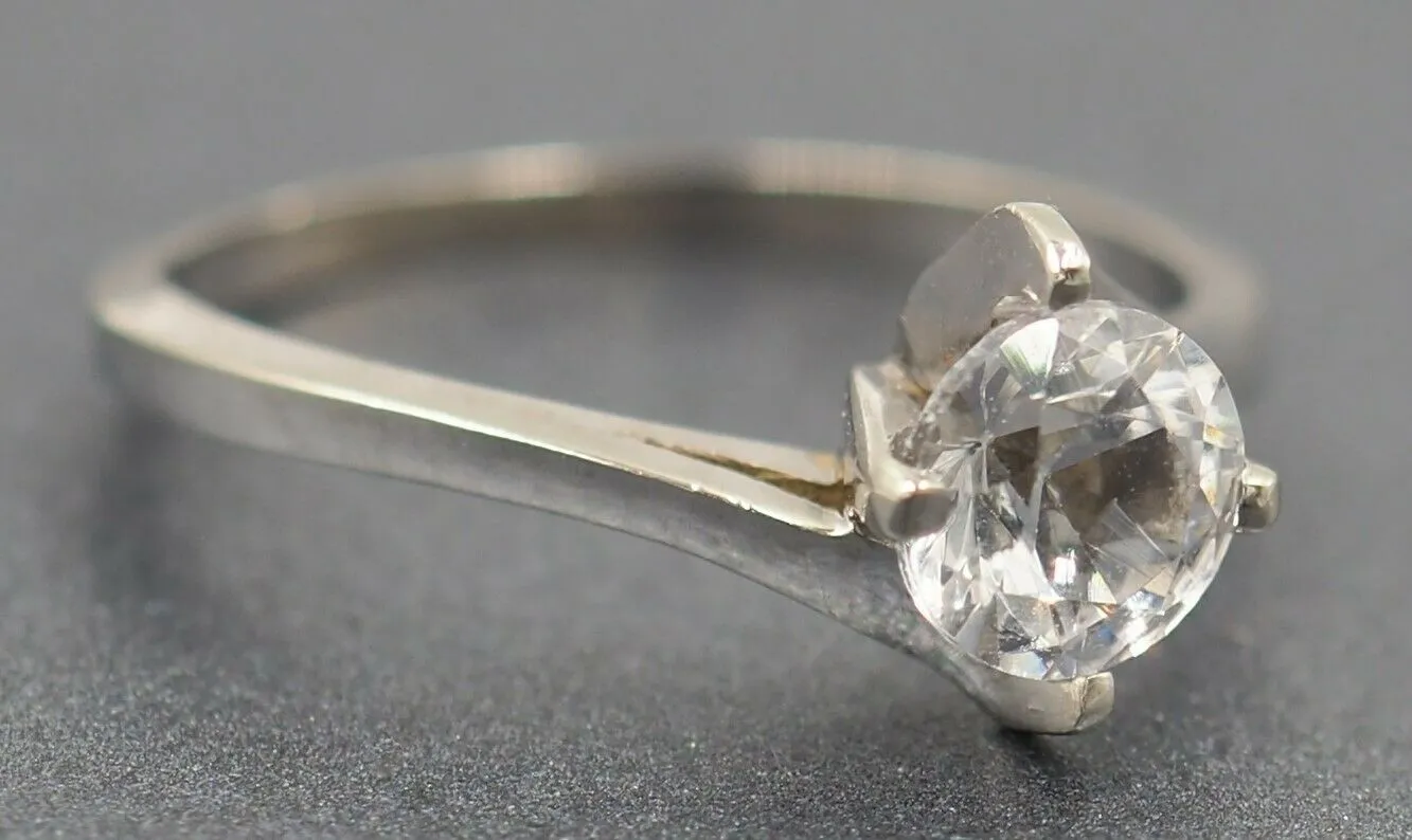 Zircon 10ct White Gold Ring