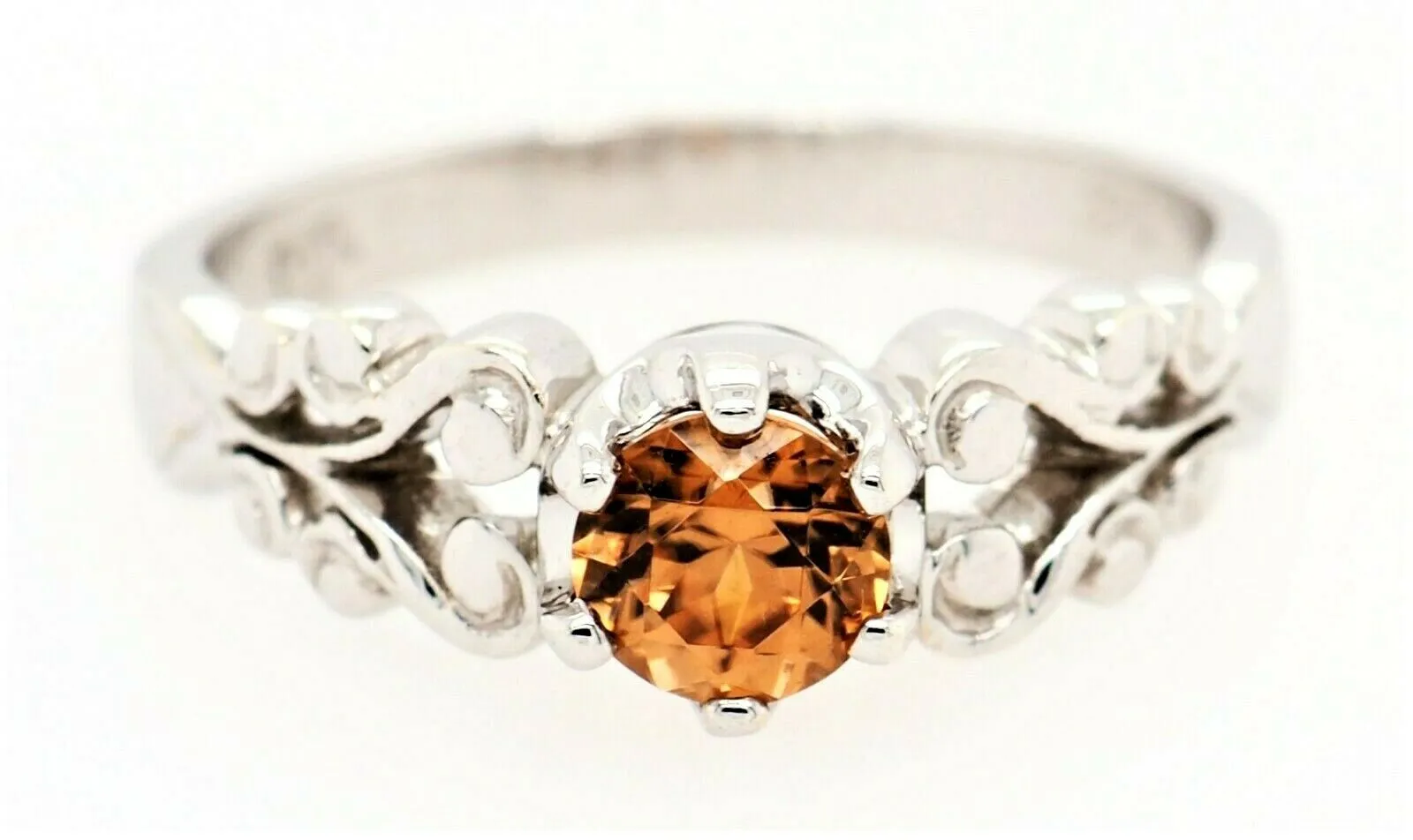 Zircon 9ct White Gold Ring